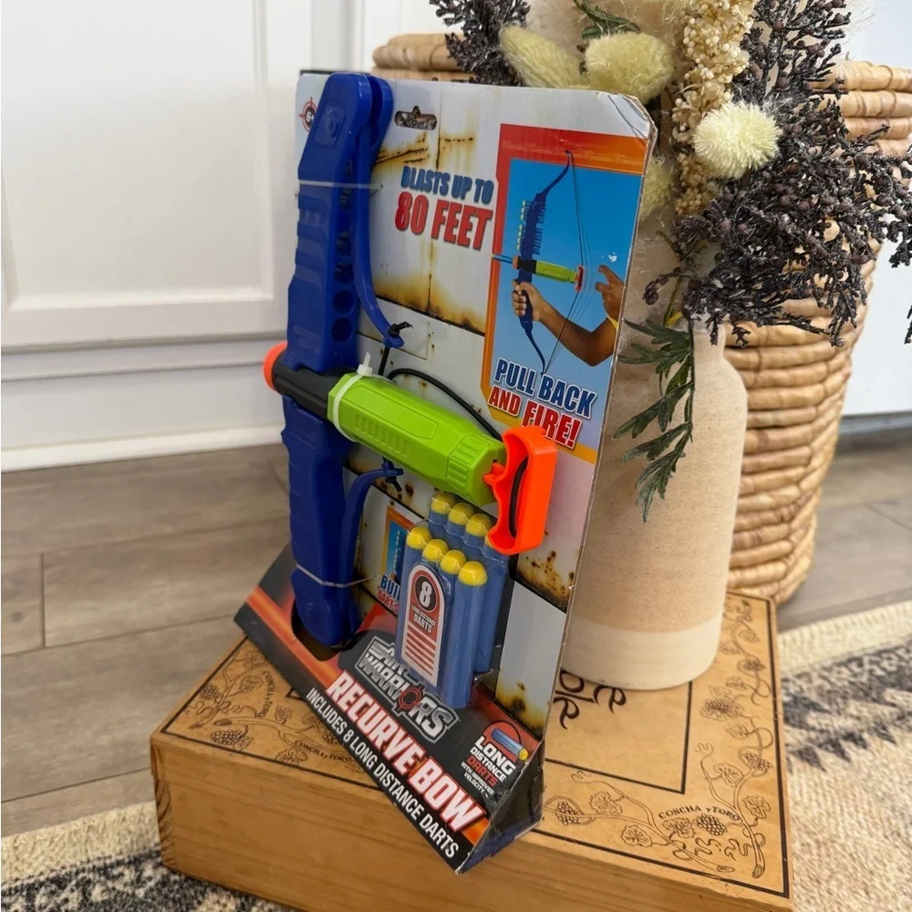 New Children’s Recurve Bow Toy Air Warriors 8-Dart Foam Arrow Dart Game Playset